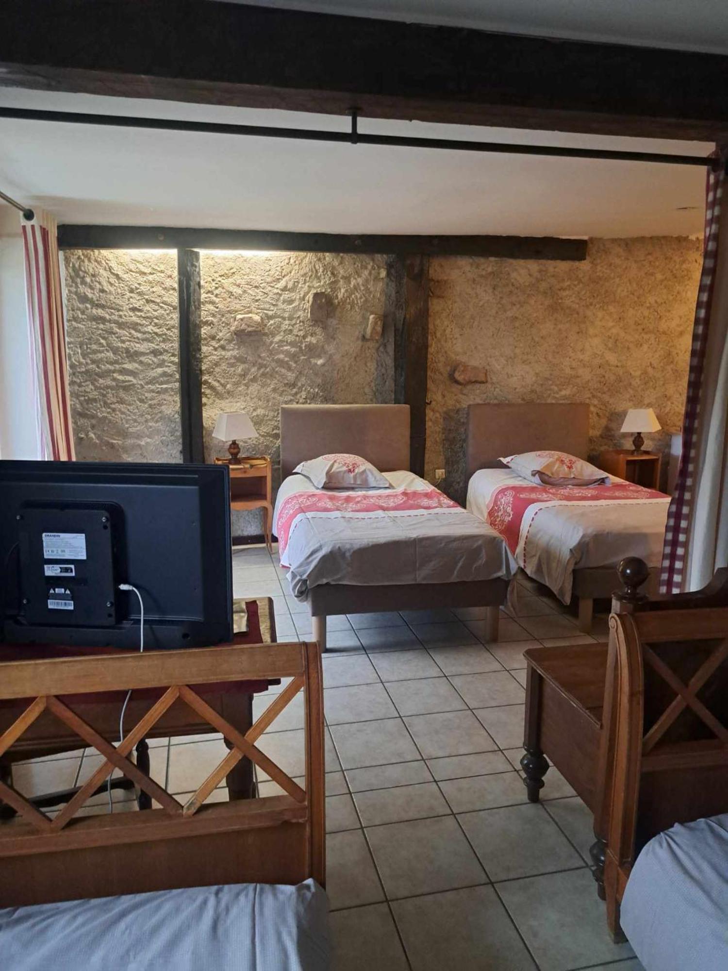 Chambres D'Hotes Les Hirondelles Gaubiving Екстериор снимка